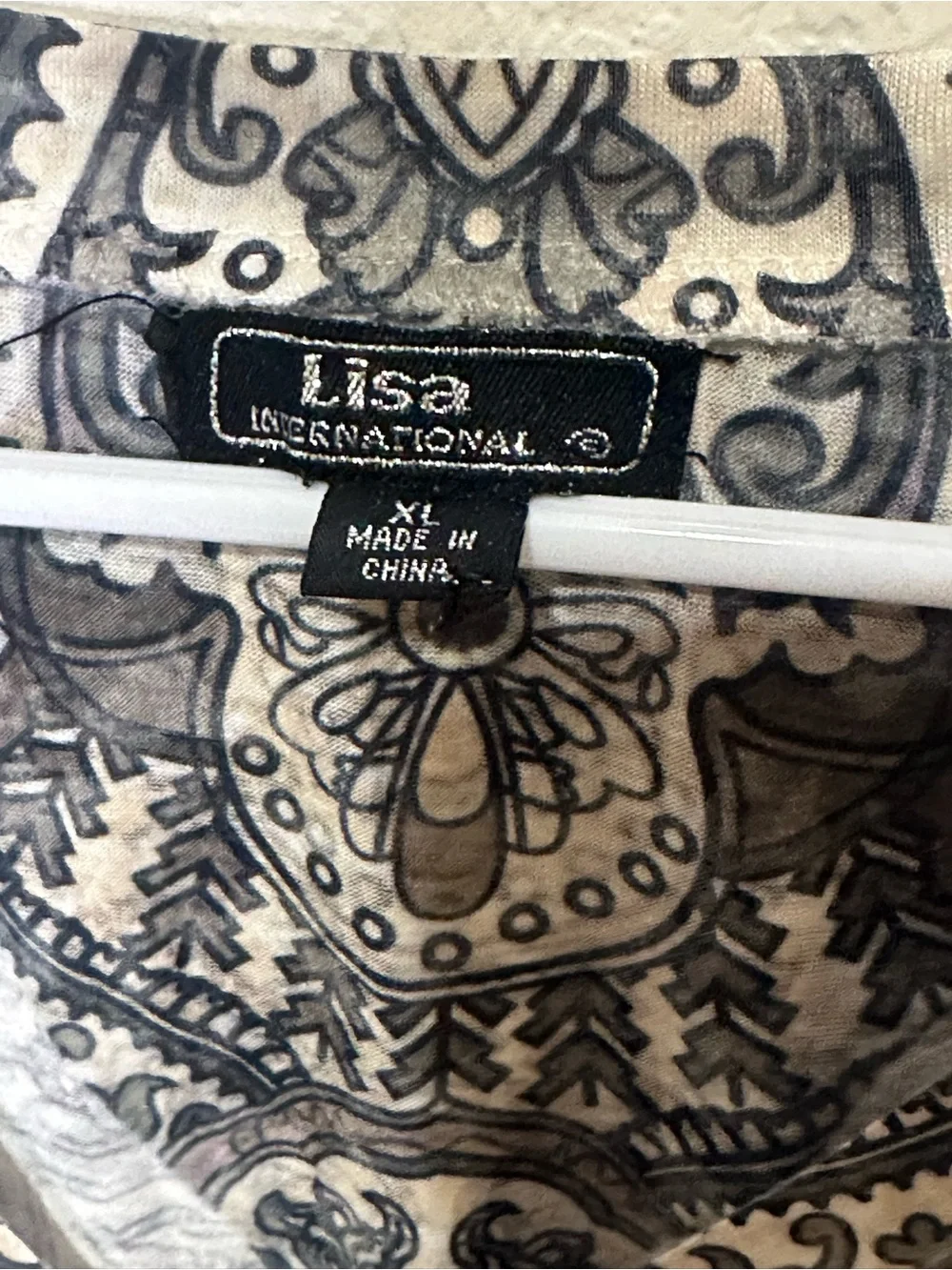 y2k Lisa International Beige and Black Short-Sleeve V-Neck Top rhinestones